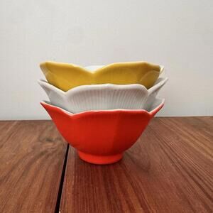 Set Of 3 Vintage Japan Lotus Flower Rice Bowls Ribbed Porcelain Colorful